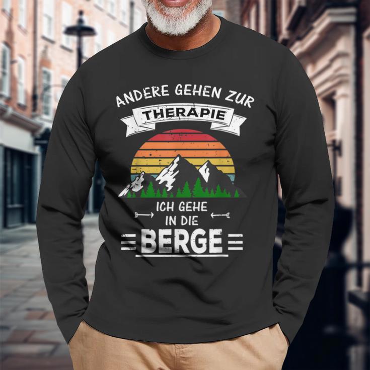 Others Go To Therapie Ich Gehe In Die Berge Langarmshirts Geschenke für alte Männer