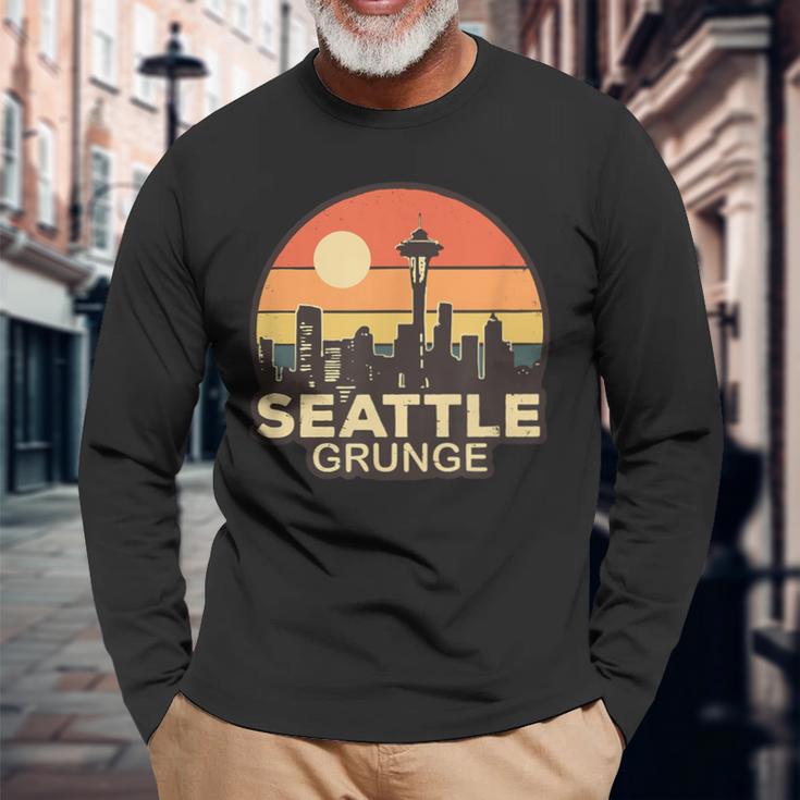 Seattle Grungeintage Skyline Langarmshirts Geschenke für alte Männer