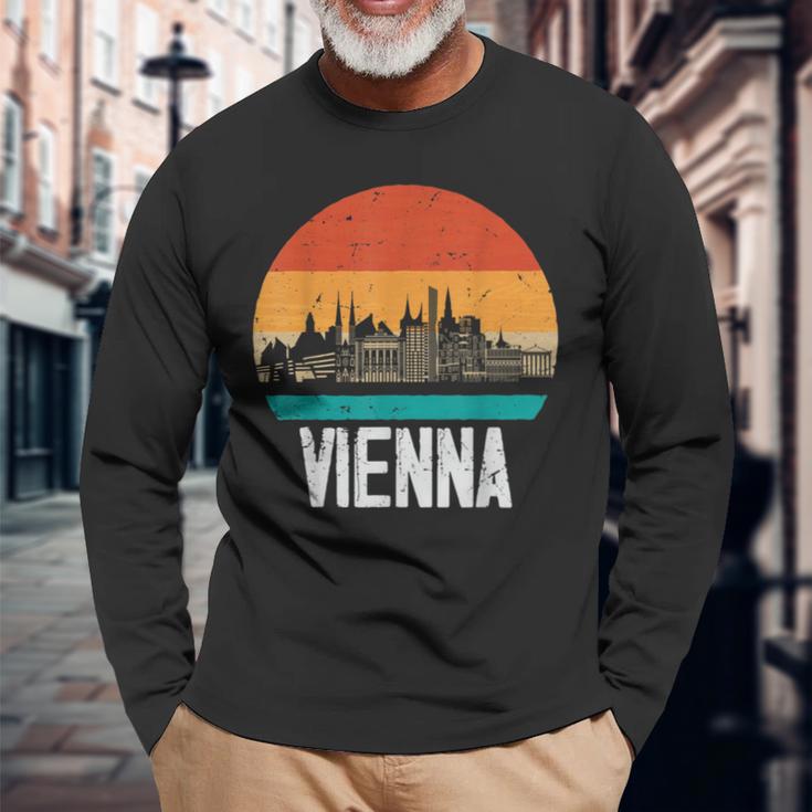 Vienna Austria Retrointage Sunset Skylineienna Langarmshirts Geschenke für alte Männer