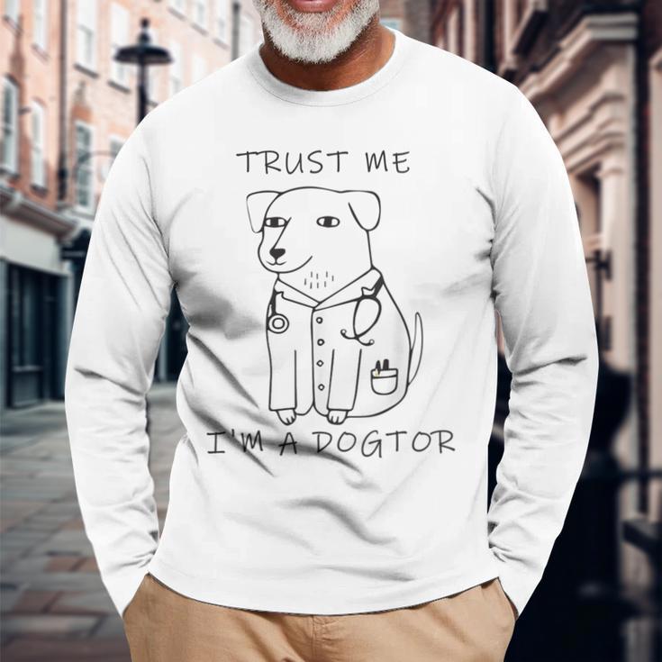 Vertrau Mir Ich Bin Ein Dogtor Langarmshirts Geschenke für alte Männer