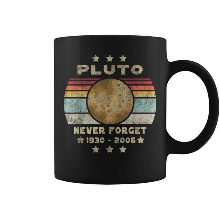 Pluto Never Forget Retro intage Retro Space Tassen