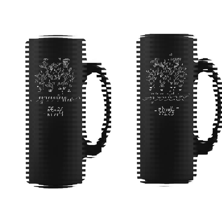 Promoted To Grandma 2025 Pregnancy Floral New Grandma 2025 Coffee Mug