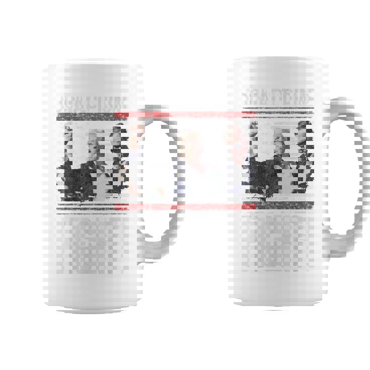 Bomba De Puño De Donald Trump Luchamos Contra La Bandera Estadounidense Trump 2024 Manga Larga Taza de café