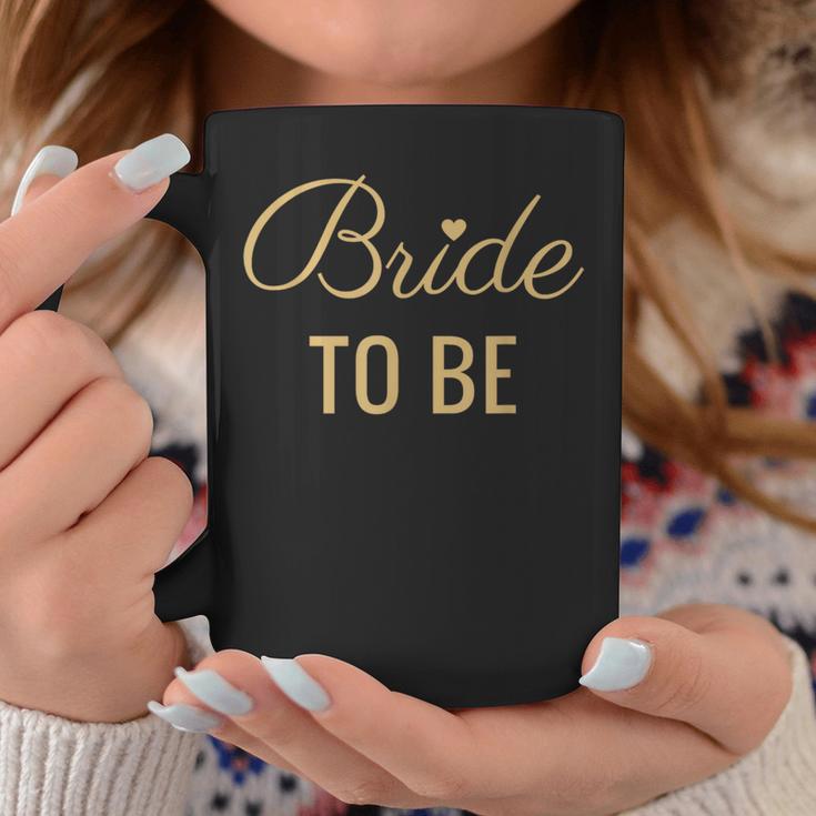 Bride To Be Golden Lettering And Heart Wedding And BrideTassen Lustige Geschenke