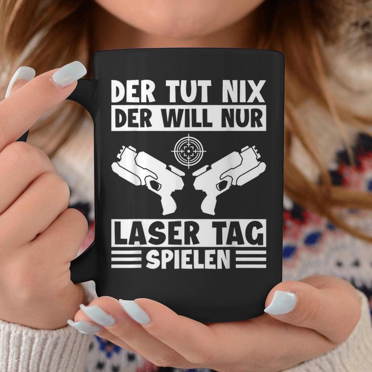 Der Tut Nix Der Will Nur Lasertag Spielen Player Laser Tag Tassen Lustige Geschenke