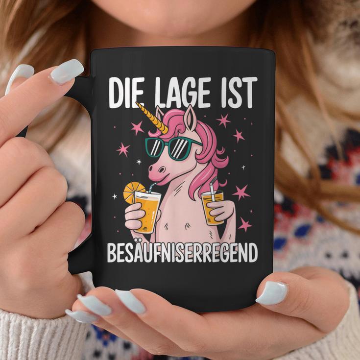 Die Lage Ist Besäufniserregend Saying Party Outfit Tassen Lustige Geschenke