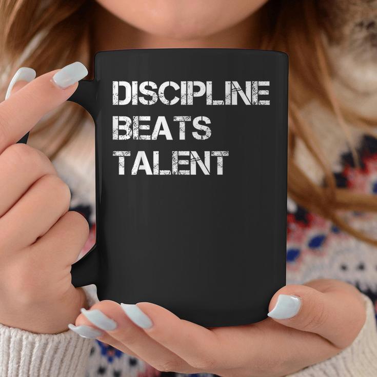 Discipline Beats Talent Tassen Lustige Geschenke