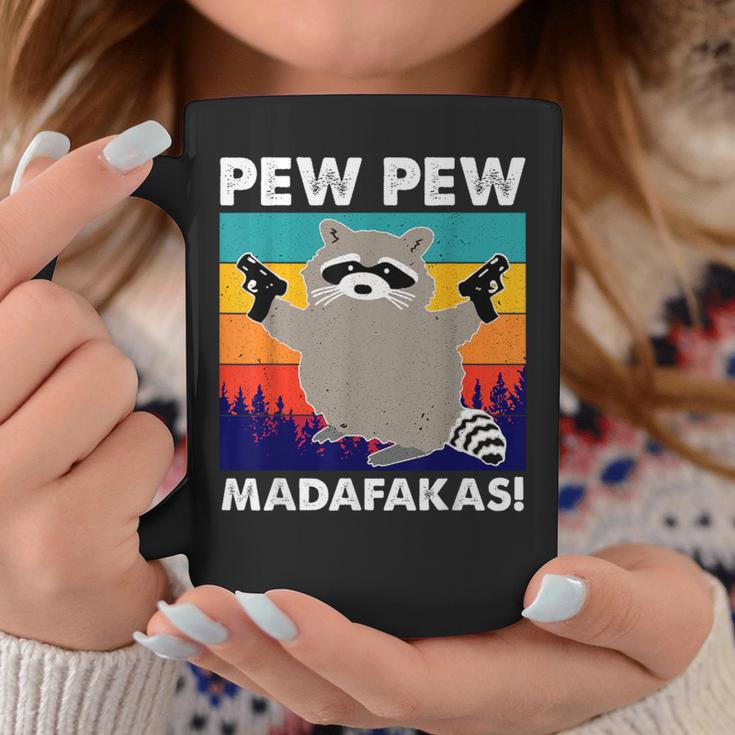 Pew Pew Madafakas Crazy Mapache Gun Regalos Divertidos Taza de café Regalos divertidos