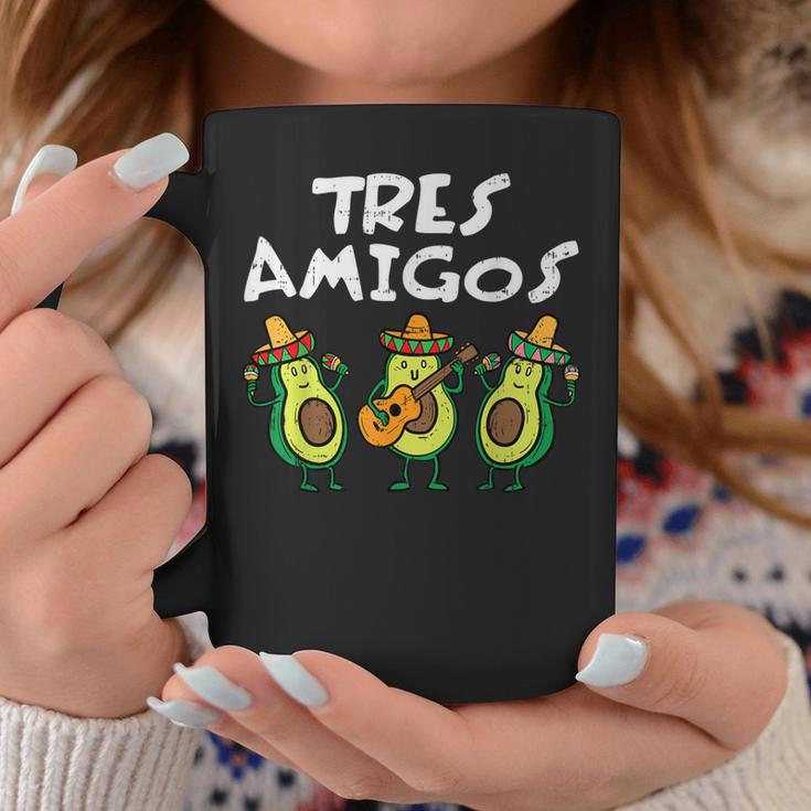 Tres Amigos Avocados Guac Cinco De Mayo Fiesta Mexicanegan Tassen Lustige Geschenke