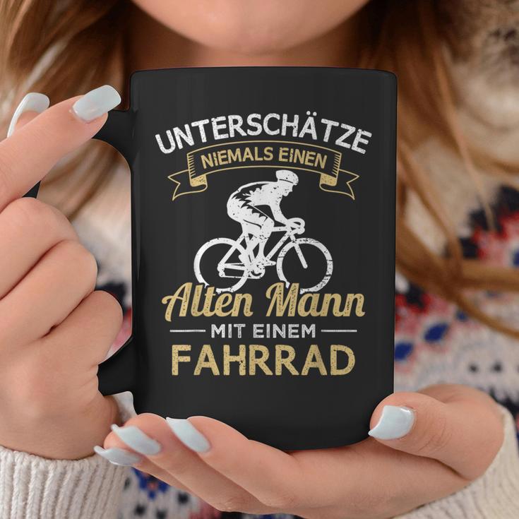 Underschatz Niemals Einen Old Mann Mit Einem Cycling Tassen Lustige Geschenke