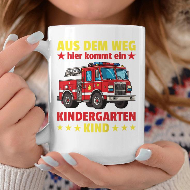 Aus Dem Weg Hier Kommt Ein Kindergartenkind Feuerwehr German Tassen Lustige Geschenke