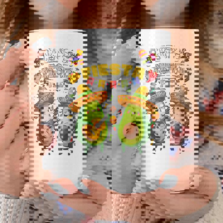 Lets Fiesta Poncho Avocat Cinco De Mayo Fête Mexicaine Pour Enfants Tasse Cadeaux drôles