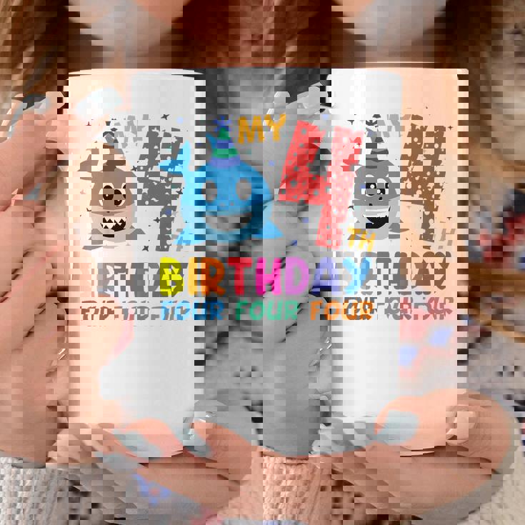 Niños My 4Th Birthday Diseño De Tiburón Para Niños Taza de café Regalos divertidos