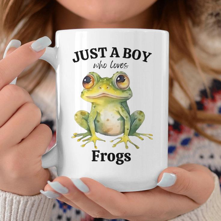Solo Un Niño Que Ama Las Ranas Para Los Niños Que Aman Los Anfibios Taza de café Regalos divertidos