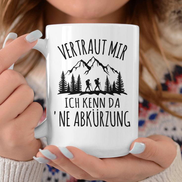 Trust Me Ich Kenn Da 'Ne Abkürzung Hiking Mountain Gray Tassen Lustige Geschenke