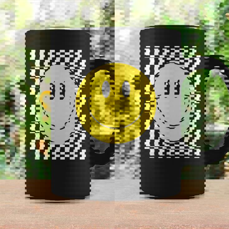 Amarilla De Los Años 70 Con Cara Sonriente A Cuadros Taza de café Ideas de regalos