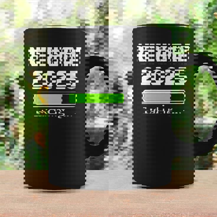 Donna Pensione Divertente 2025 Loading Retired Conto Alla Rovescia Con Collo A Tazze Ideas de regalos