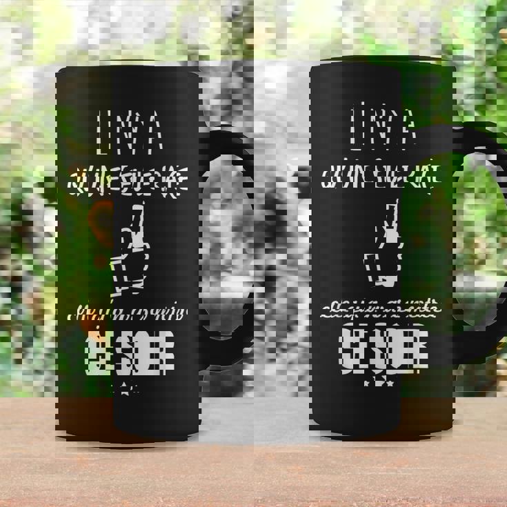 Il N'y A Qu'une Seule Race Celle Qu'ona Se Mettre Ce Soir Tasse Idées cadeaux