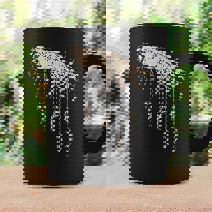 Mano Y Cristales Astronomía Mística Luna Tatuaje Cuello Taza de café Ideas de regalos