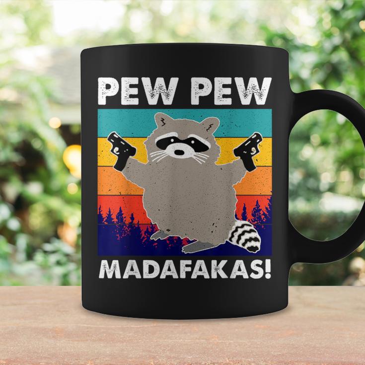Pew Pew Madafakas Crazy Mapache Gun Regalos Divertidos Taza de café Ideas de regalos