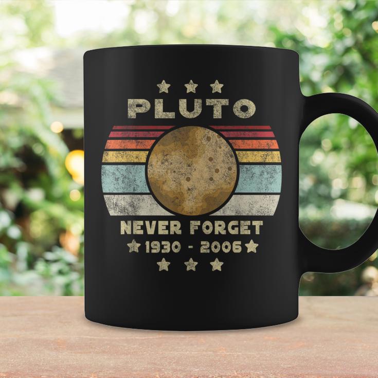 Pluto Never Forget Retro intage Retro Space Tassen Geschenkideen