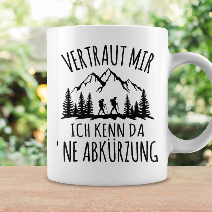 Trust Me Ich Kenn Da 'Ne Abkürzung Hiking Mountain Gray Tassen Geschenkideen