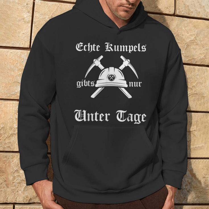 Echte Kumpels Gibts Nur Unter Tage Ruhrpott Text In German Kapuzenpullover Lebensstil