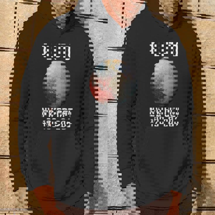 Never Forget Pluto Retro Style Space Science Felpa con cappuccio Estilo de vida