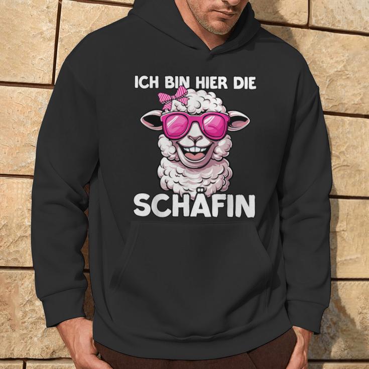 Ich Bin Hier Die Schäffin Kapuzenpullover Lebensstil