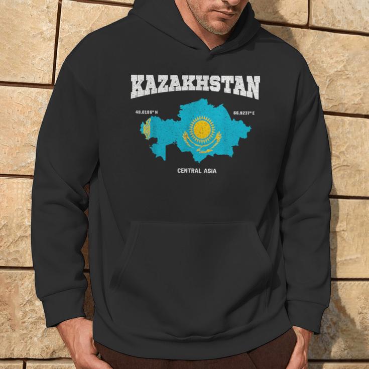 Kazakh Flag And Map Kazakhstan Coordinates Kapuzenpullover Lebensstil