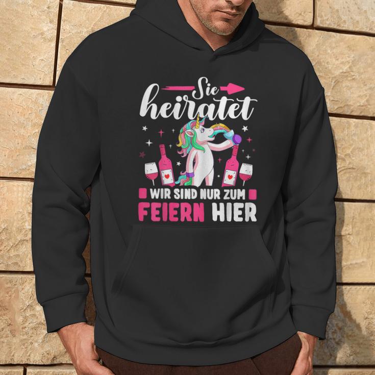 Sie Heiratet Wir Sind Nur Zum Feiern Hier Team Kapuzenpullover Lebensstil