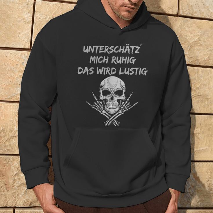 With Skull Motif Underschätz Mich Ruhig Das Wird German L Kapuzenpullover Lebensstil