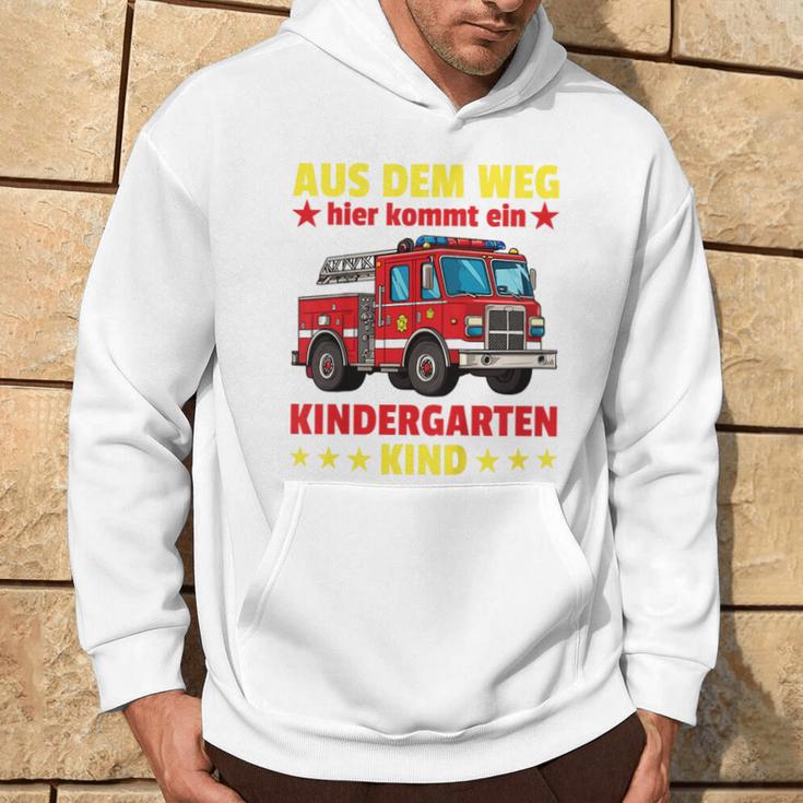 Aus Dem Weg Hier Kommt Ein Kindergartenkind Feuerwehr German Kapuzenpullover Lebensstil