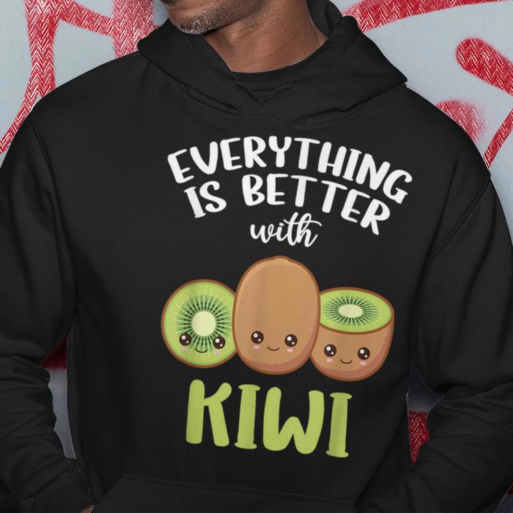 Alles Ist Besser Mit Kiwi Kapuzenpullover Lustige Geschenke