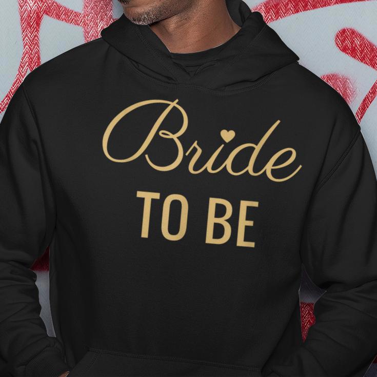 Bride To Be Golden Lettering And Heart Wedding And BrideKapuzenpullover Lustige Geschenke