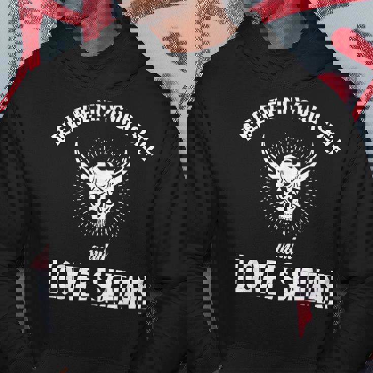 Credi In Te Stesso E Ama Satana Anticristo Umorismo Gotico Felpa con cappuccio Regalos divertidos