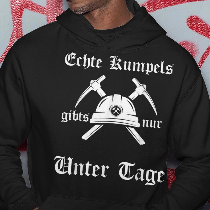 Echte Kumpels Gibts Nur Unter Tage Ruhrpott Text In German Kapuzenpullover Lustige Geschenke