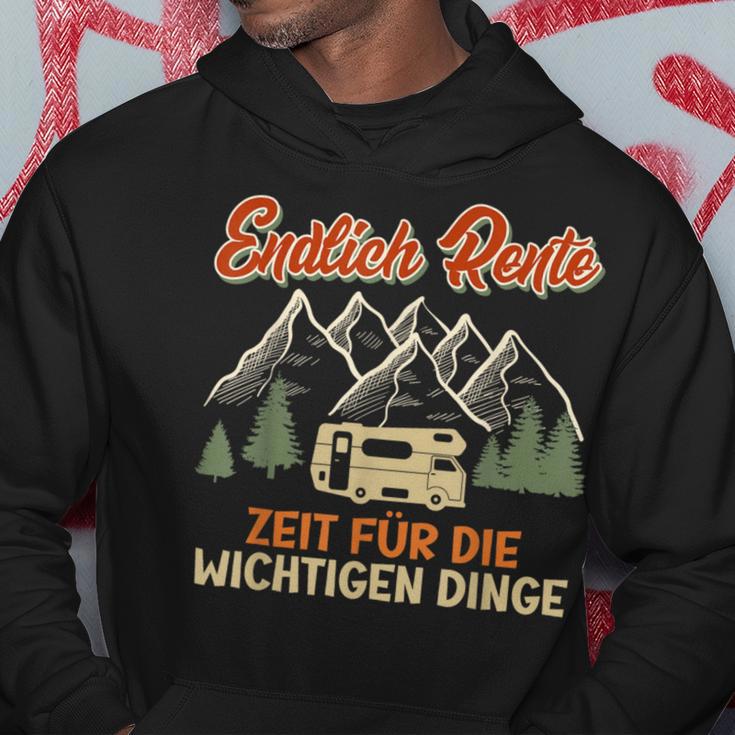 Endlich Rente Zeit Für Die Wichtigen Dinge Rentner German Kapuzenpullover Lustige Geschenke