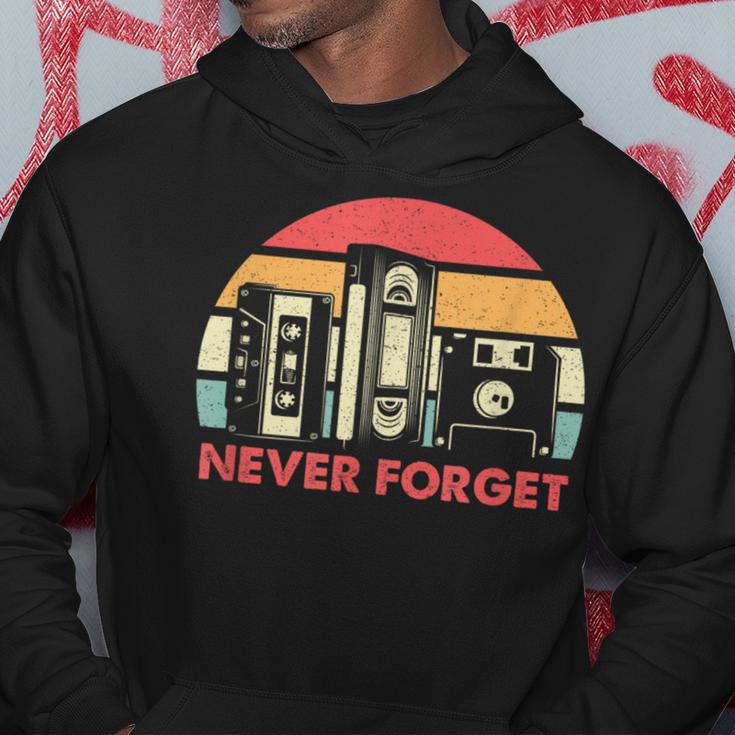 Never Forget Cool Retro Floppy Diskhs And Cassette Tapes Kapuzenpullover Lustige Geschenke