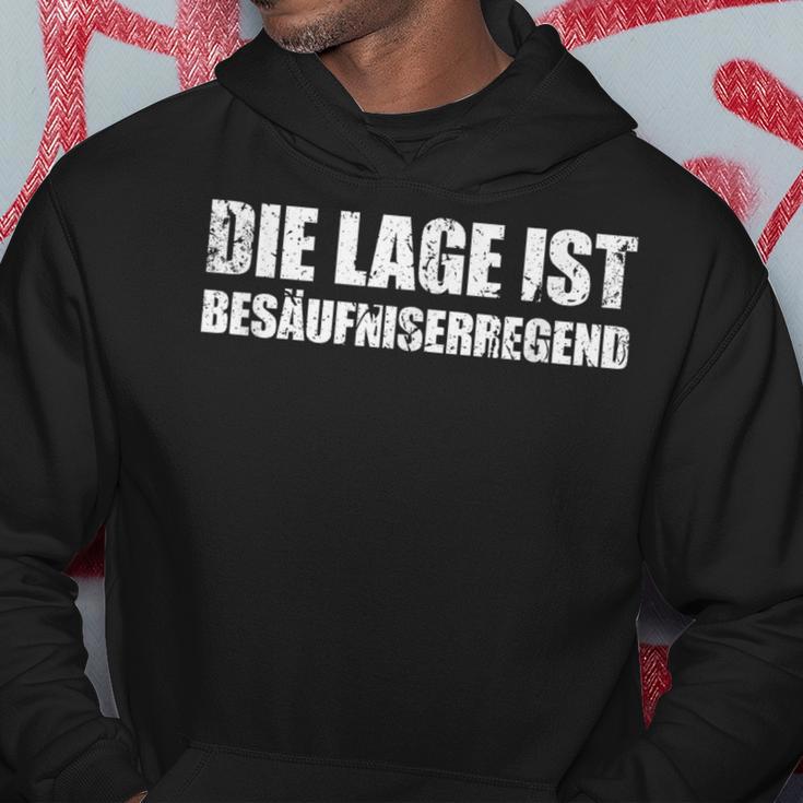 With Sayings Die Lage Ist Besaufniserregend Kapuzenpullover Lustige Geschenke