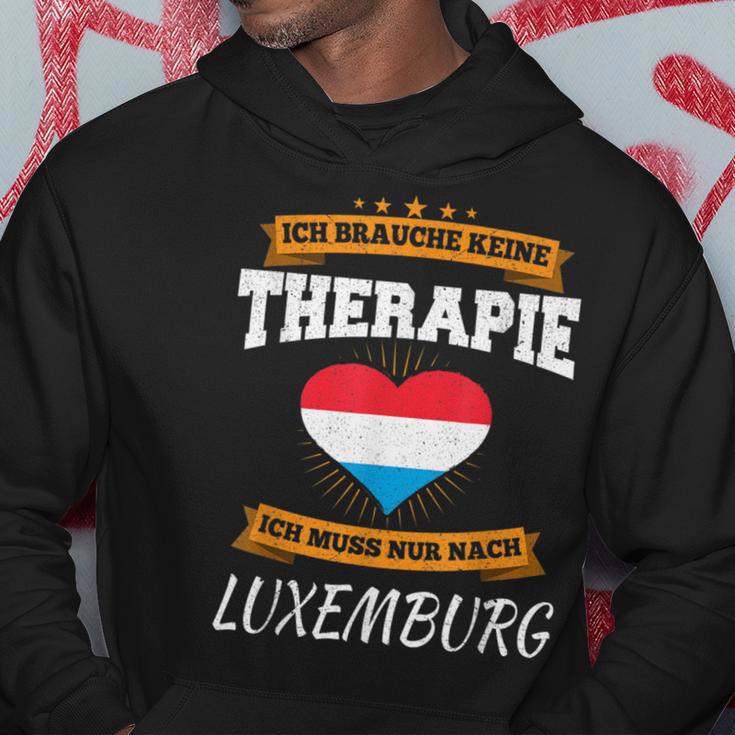 Ich Brauche Keine Therapie Ich Muss Nur Nach Luxembourg Kapuzenpullover Lustige Geschenke