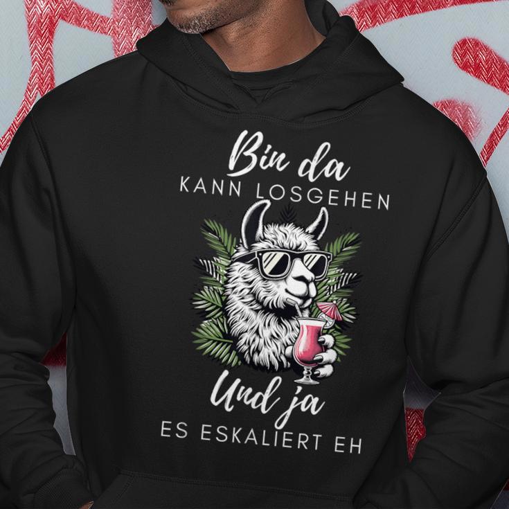 With Lama Bin Da Kann Losgehen Und Ja Es Escaliert Eh Kapuzenpullover Lustige Geschenke