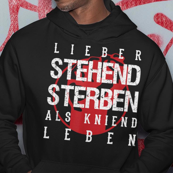 Lieber Stehben Als Kniend Leben Lieber Kapuzenpullover Lustige Geschenke