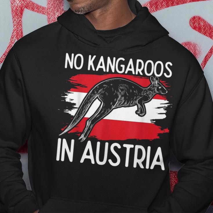 No Kangaroos In Austria Kangaroo Zoo Kangaroo Animal World Kapuzenpullover Lustige Geschenke