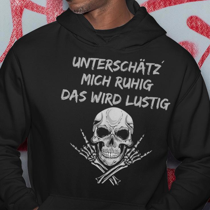 With Skull Motif Underschätz Mich Ruhig Das Wird German L Kapuzenpullover Lustige Geschenke