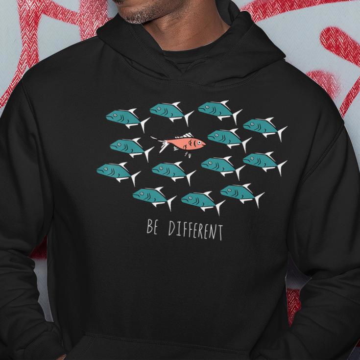 Unique Be Different Fish Kapuzenpullover Lustige Geschenke