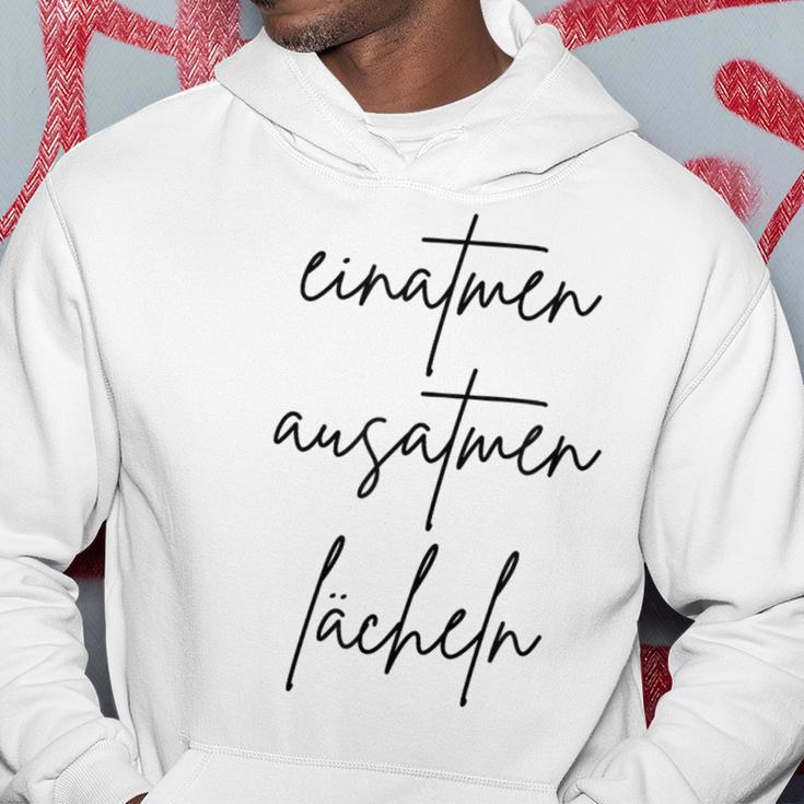 Einatmen Ausatmen Smiles Gray Kapuzenpullover Lustige Geschenke