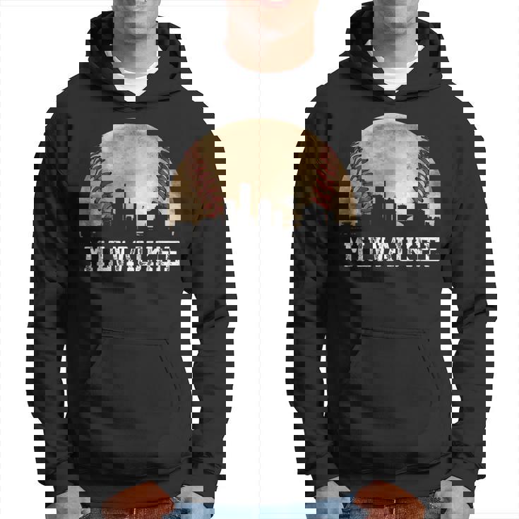Milwaukee Skyline City Vintage Baseball Lover Hoodie
