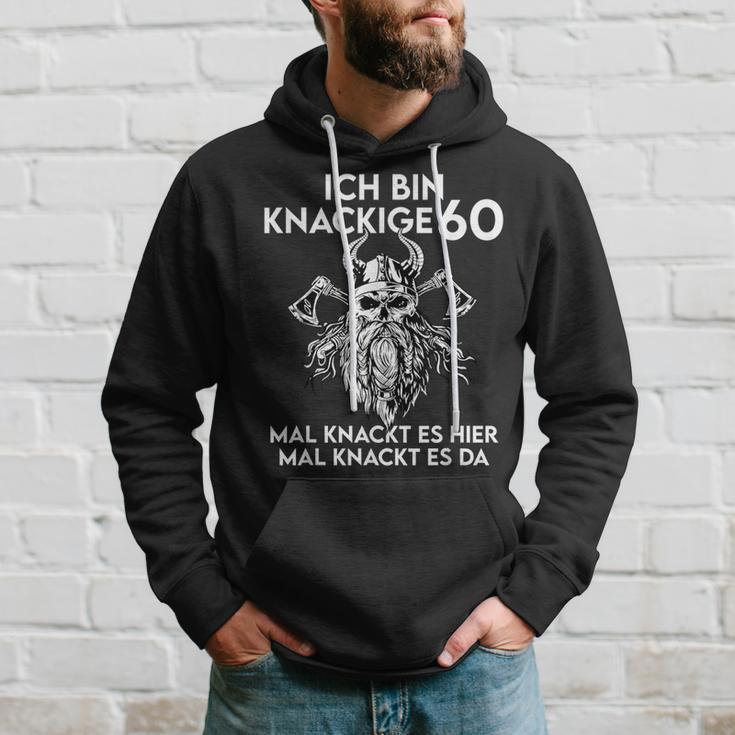 60Th Birthday Man Endlich 60 Jahre Knackige 60 Kapuzenpullover Geschenke für Ihn