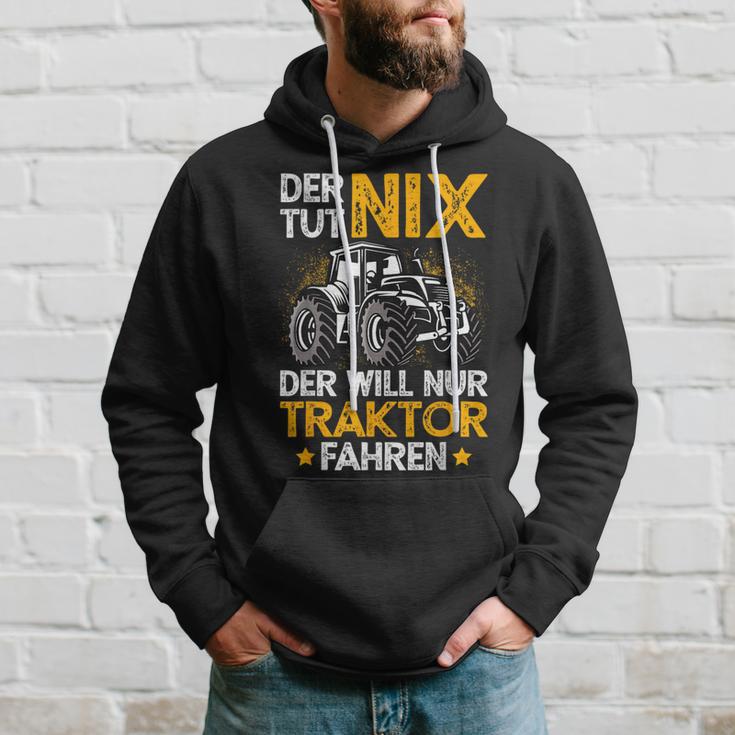 Der Tut Nix Der Will Nur Tractor Fahren Der Tut Nix Der Will Nur Kapuzenpullover Geschenke für Ihn